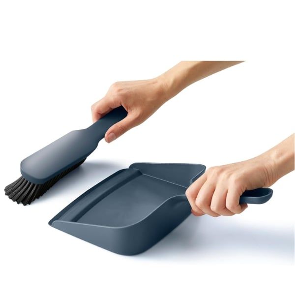 Set chổi và hót rác gắn tường Joseph Joseph 65001 CleanStore