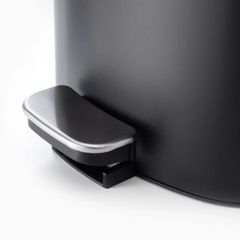  Thùng rác Joseph Joseph 70595 5L EasyStore Steel Pedal Bin màu đen nhám 