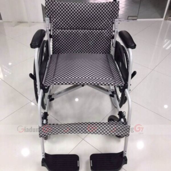 Xe lăn Karma Soma 105 thiết kế siêu nhẹ và sạch sẽ