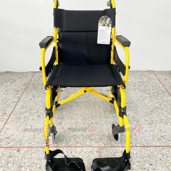 Xe lăn Karma Soma 215 giúp công việc của người chăm sóc trở nên dễ dàng hơn bao giờ hết.
