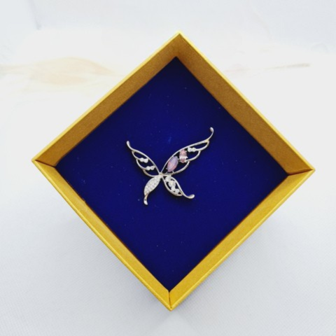 Cài áo bướm