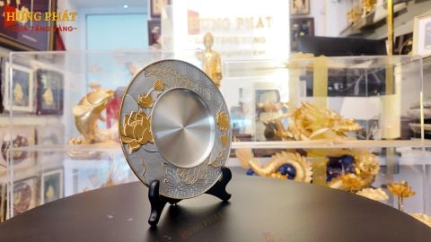 Đĩa Pewter biểu trưng hoa sen dát vàng 24K