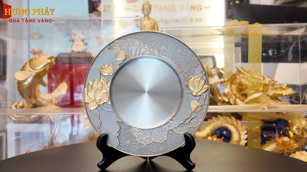 Đĩa Pewter biểu trưng hoa sen dát vàng 24K