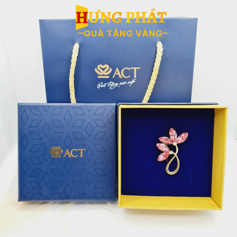 Cài áo hoa gắn đá hồng