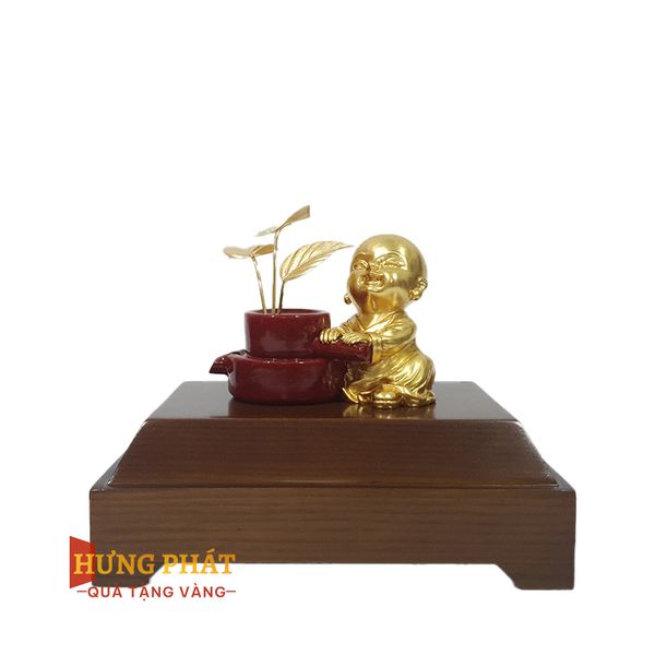 Chú Tiểu Bên Chậu Vạn Niên Dát Vàng 24K