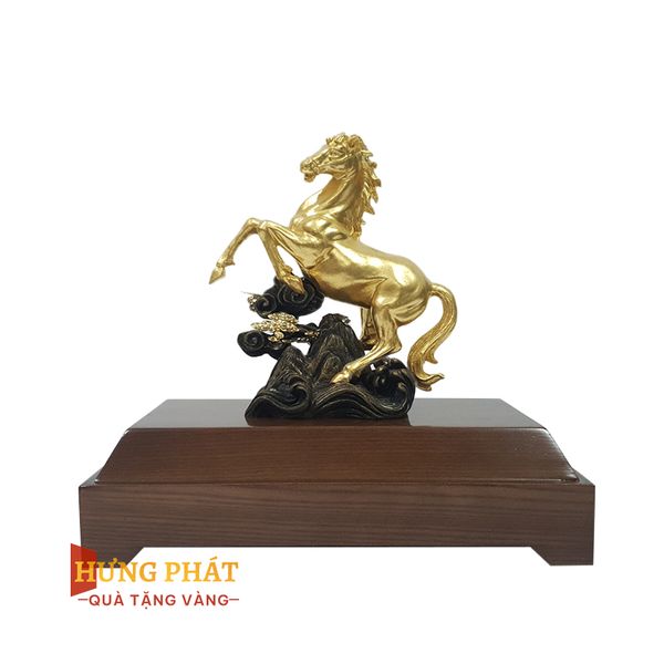 Ngựa Chiến Thắng Dát Vàng 24K