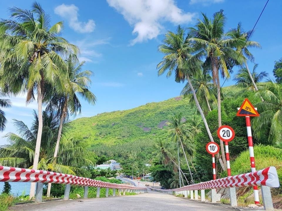 TOUR HÒN SƠN 2N1D: CÂU CÁ - LẶN NGẮM SAN HÔ - KHÁM PHÁ ĐẢO DỪA XINH ĐẸP