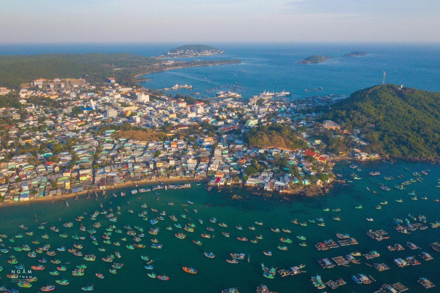 TOUR PHÚ QUỐC 3N2D ĐÓN TẠI SÀI GÒN - CANO 4 ĐẢO - LÀNG CHÀI RẠCH VẸM - HÀM RỒNG