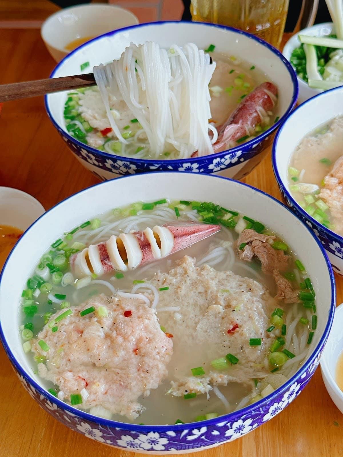 TOUR PHÚ QUỐC 4N3D: ĐỊA TRUNG HẢI – LÀNG TRẦM ĐẢO YẾN - CẦU HÔN CÂU CÁ – TẮM BIỂN LẶN NGẮM SAN HÔ THÀNH PHỐ KHÔNG NGỦ - NHẠC NƯỚC VENICE