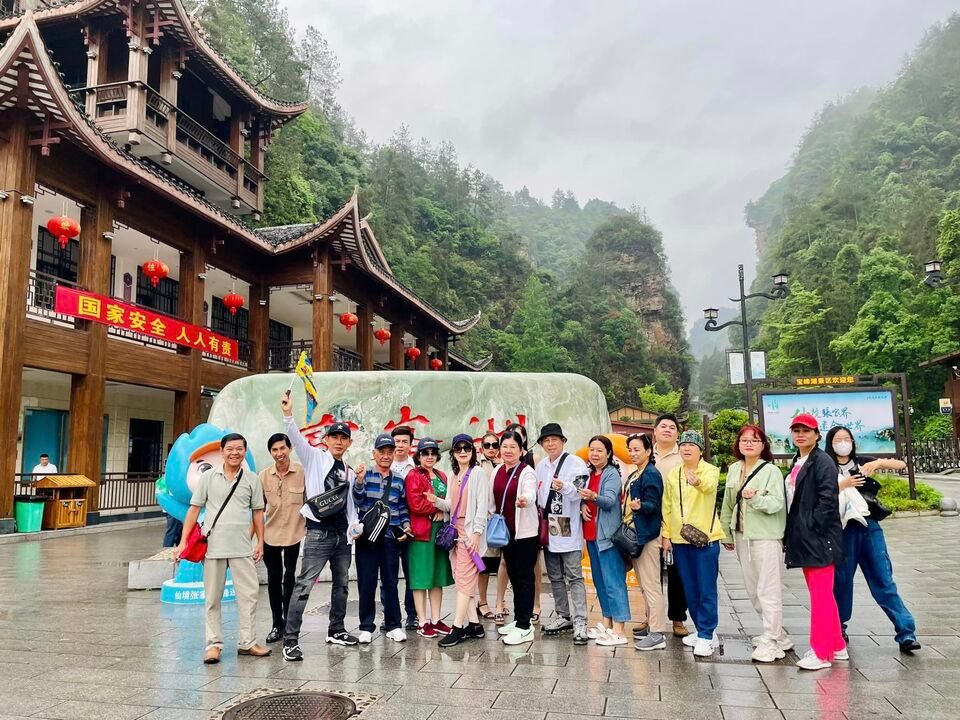 TOUR TRƯƠNG GIA GIỚI, PHƯỢNG HOÀNG CỔ TRẤN 5N4D KHỞI HÀNH TỪ HCM