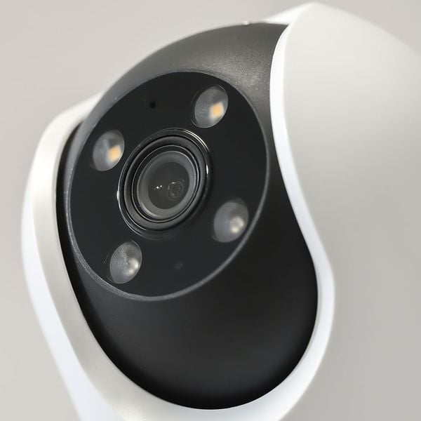 Camera WiFi ngoài trời EZVIZ C8C 3K 5MP, quay quét thông minh