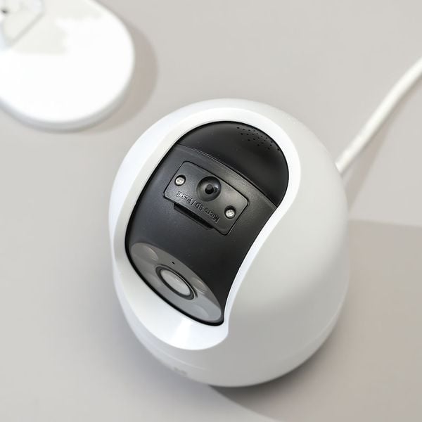 Camera WiFi ngoài trời EZVIZ C8C 3K 5MP, quay quét thông minh