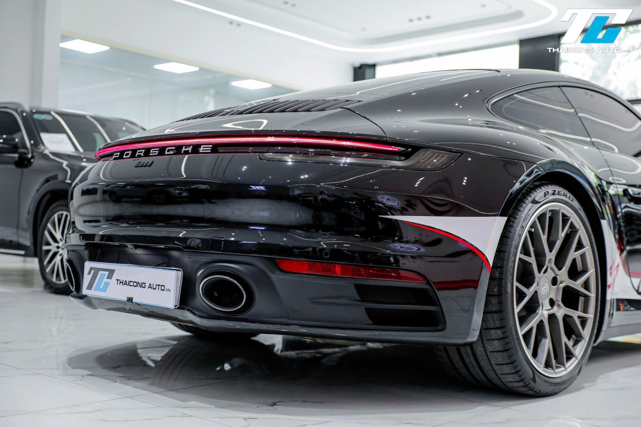 Triển lãm Porsche 911: Đối thoại giữa Di sản và Nghệ thuật