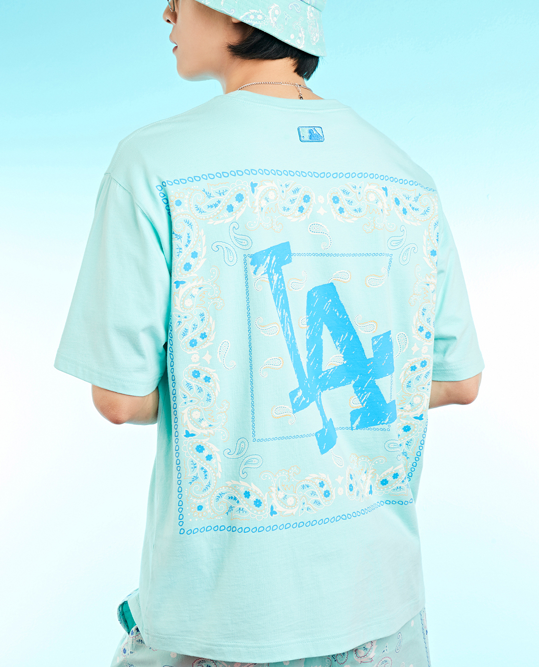 MLB - Áo thun unisex cổ tròn tay ngắn Paisley Back Logo