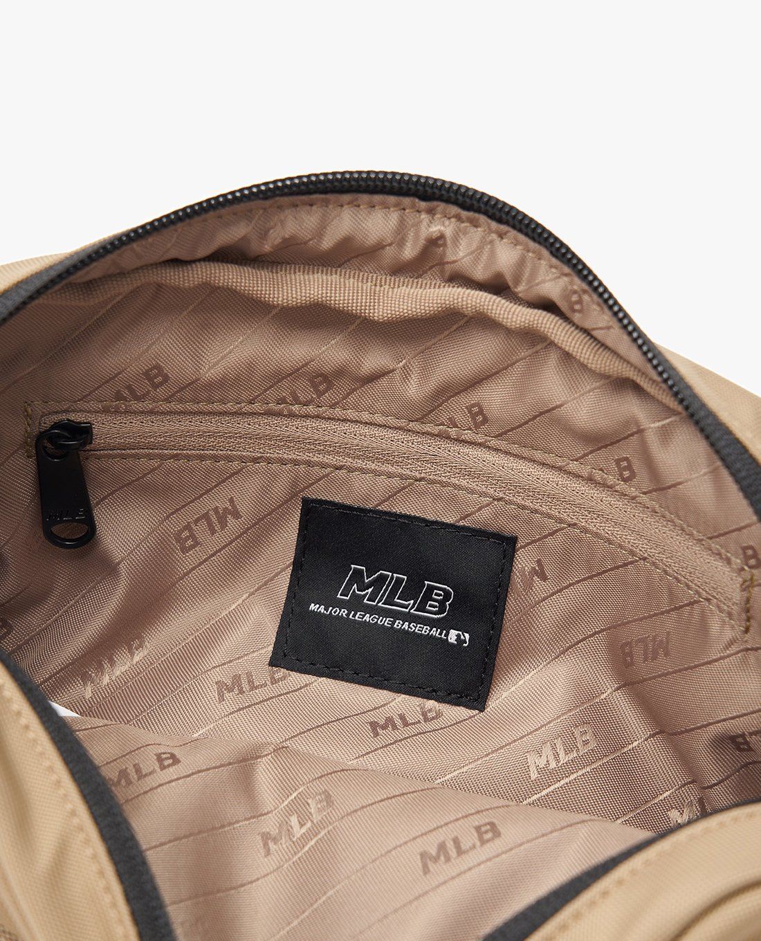 MLB - Túi đeo chéo unisex phom chữ nhật Varsity Nylon MLB