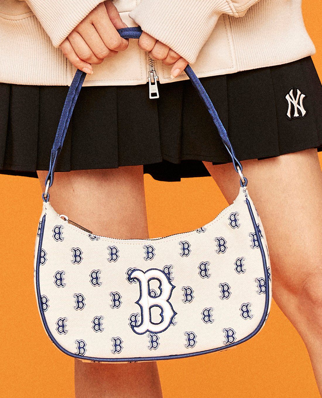 MLB - Túi đeo chéo chữ nhật Jacquard Monogram