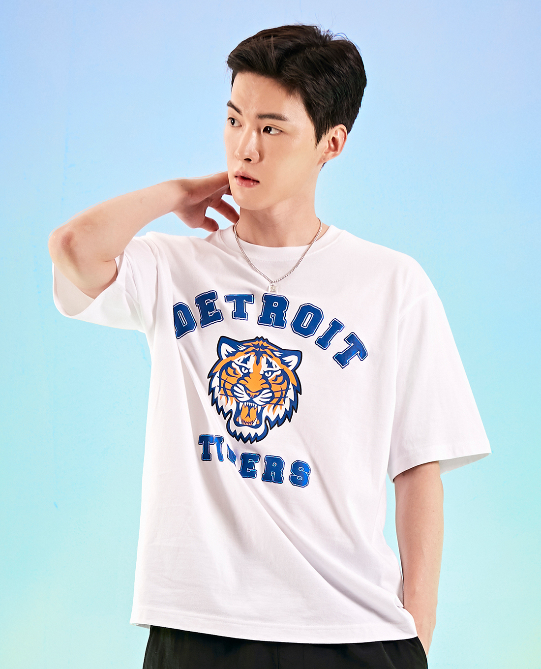 MLB - Áo thun unisex cổ tròn tay ngắn The Year Of Tiger