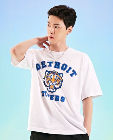  MLB - Áo thun unisex cổ tròn tay ngắn The Year Of Tiger 