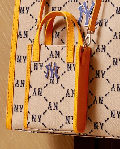  MLB - Túi đeo chéo phom chữ nhật Monogram Diamond Jacquard 