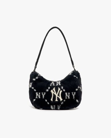  MLB - Túi đeo vai Diamond Monogram Fur Hobo 