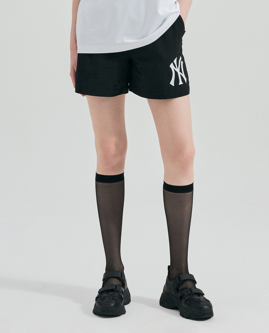 MLB - Quần short ngắn nữ lưng thun Basic Mega Logo