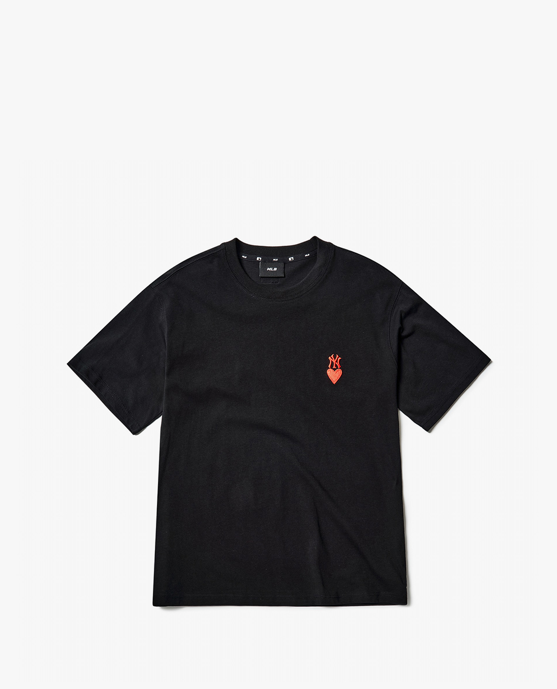 MLB - Áo thun cổ tròn ngắn tay Heart Overfit