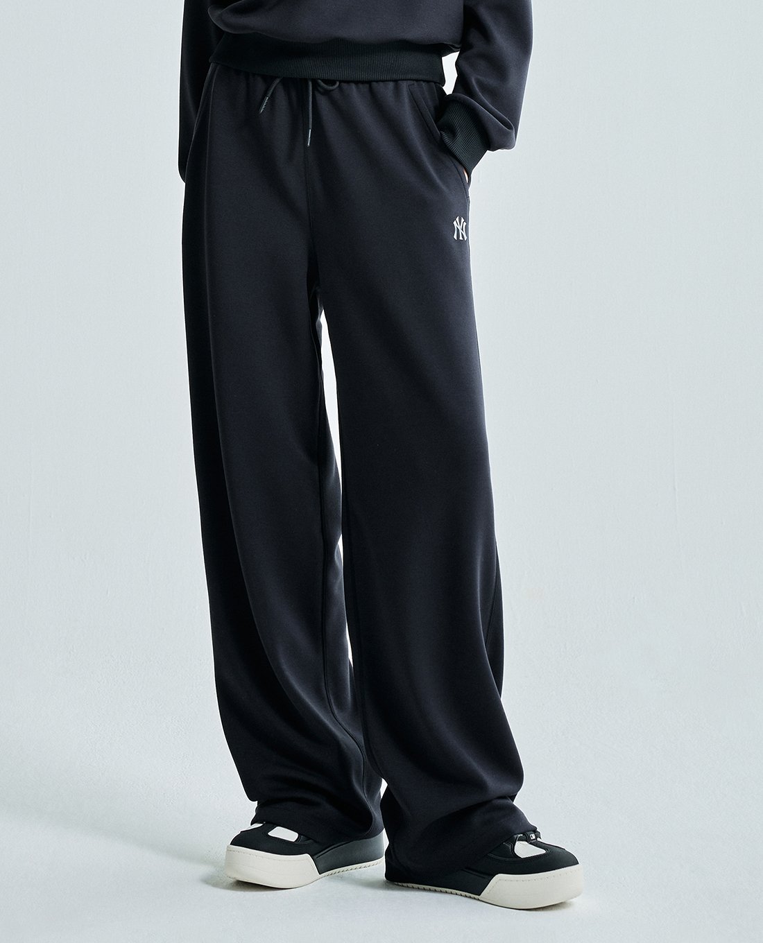 MLB - Quần dài nữ ống rộng lưng thun Basic Athleisure Small Logo