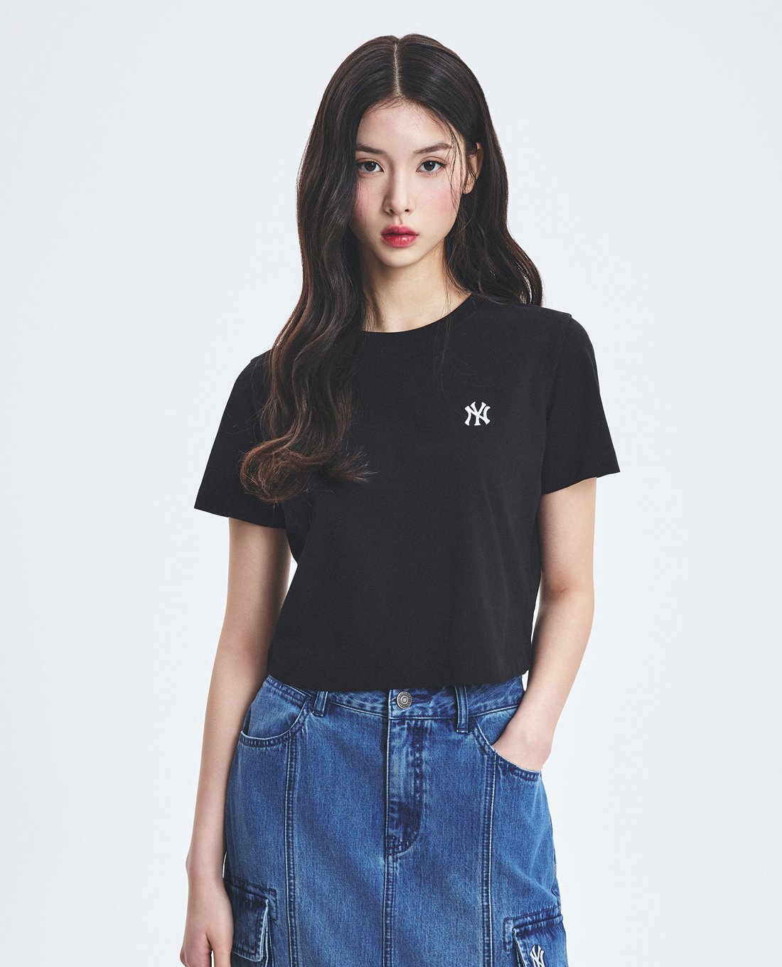 MLB - Áo croptop nữ cổ tròn tay ngắn Basic