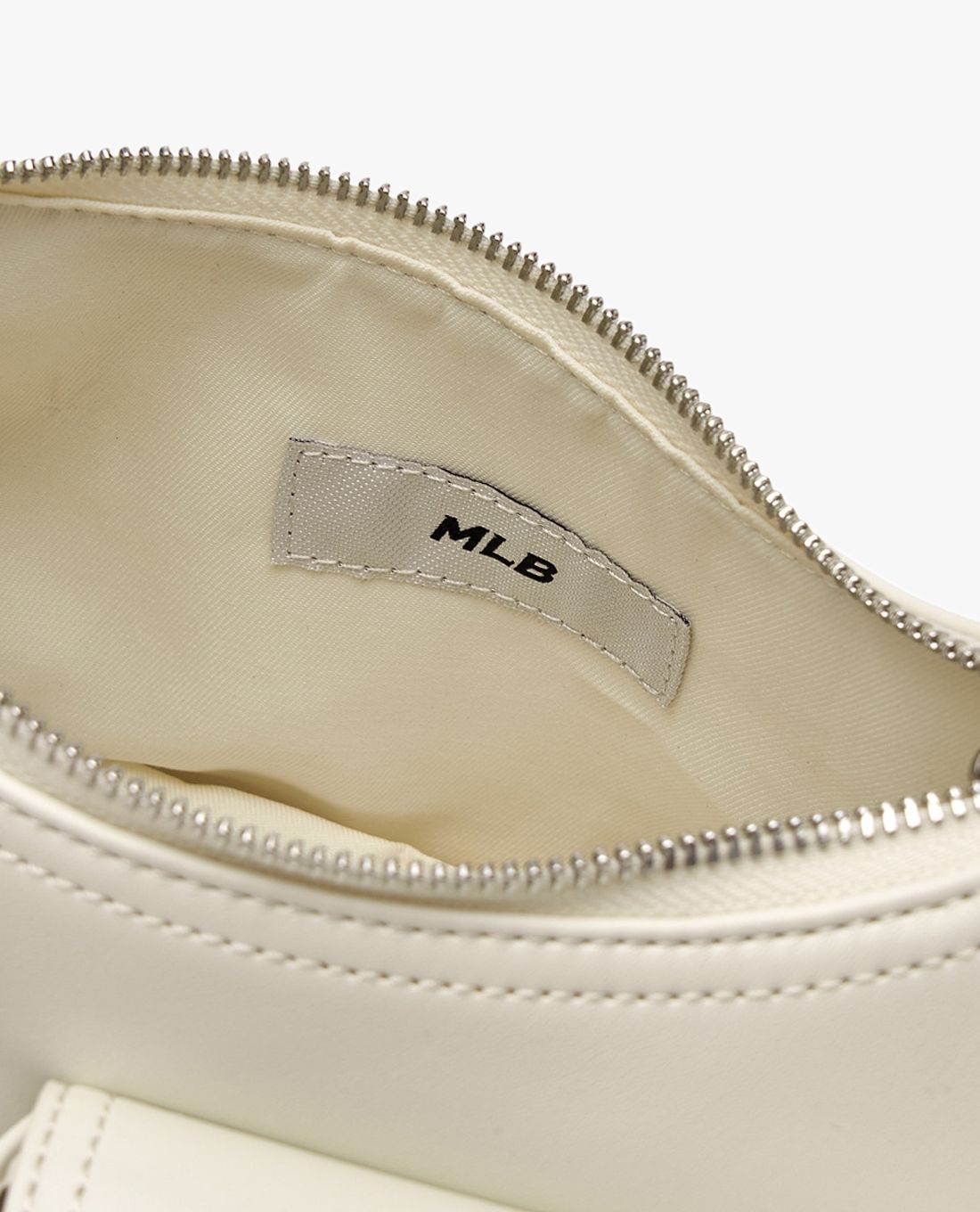 [MLB] Multi Pocket Cargo Bag ★ 大人気★ MLB] Multi Pocket Cargo Bag NY Cream | eBay