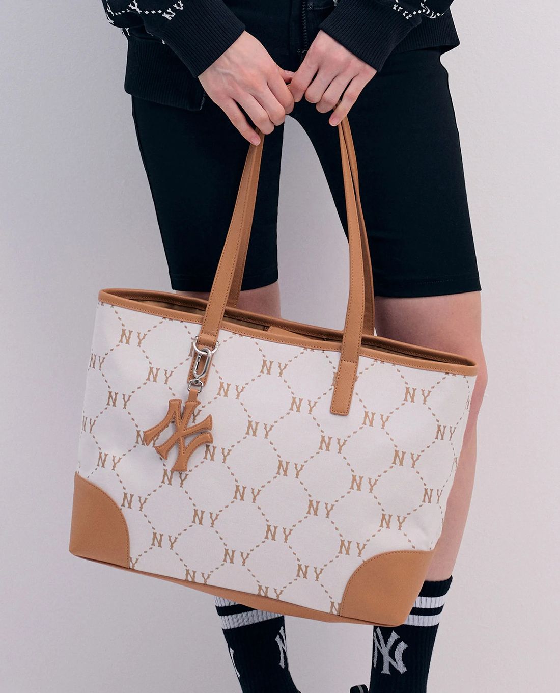 MLB - Túi tote unisex phom chữ nhật Diamond Monogram