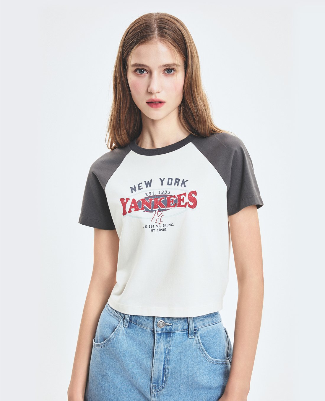 MLB - Áo croptop nữ cổ tròn tay ngắn Classic Varsity