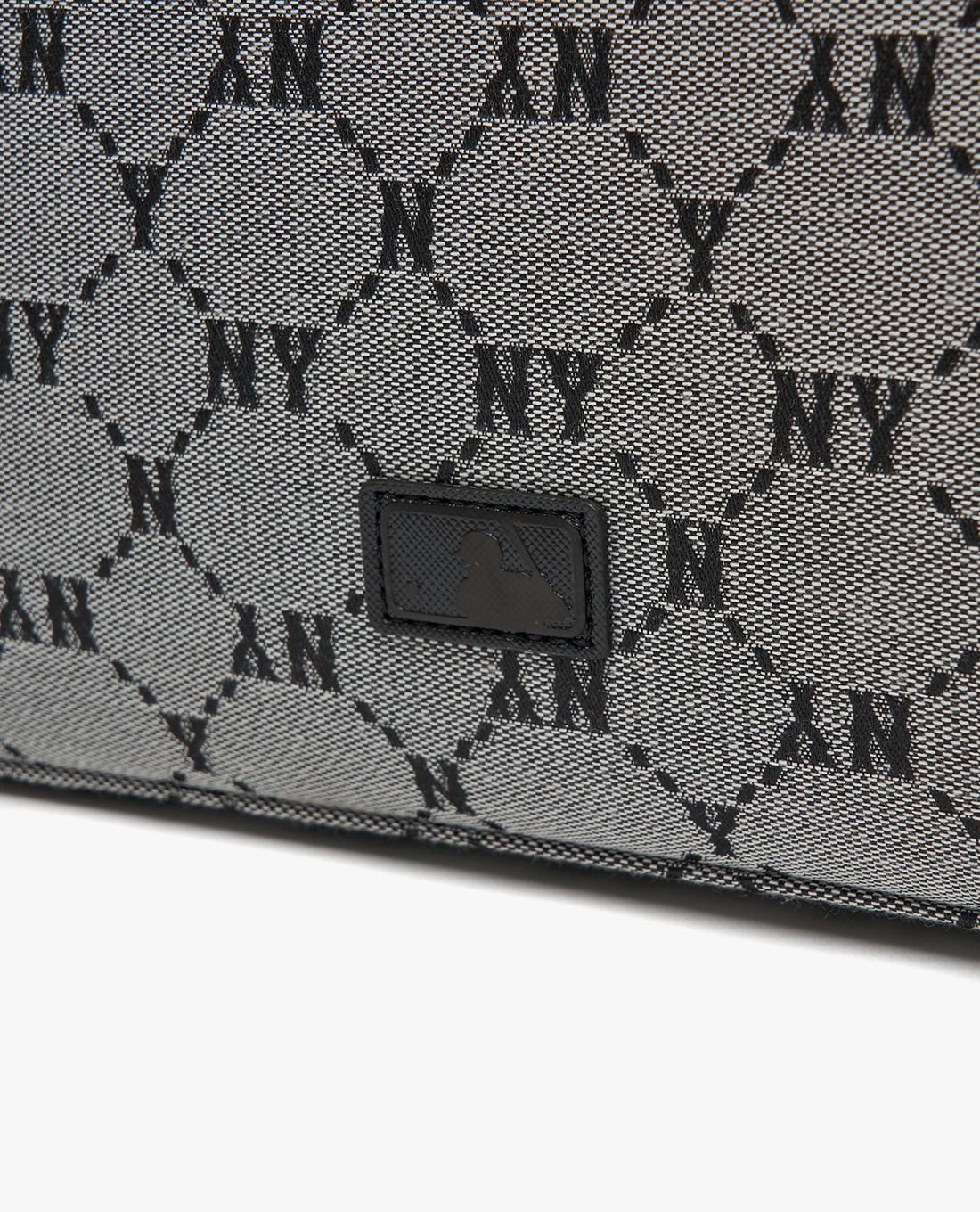 MLB - Túi tote chữ nhật Monogram Diamond Jacquard Shopper
