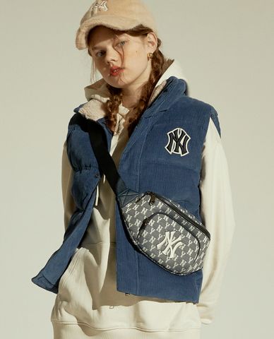  MLB - Túi đeo chéo Jacquard Monogram Hip Sack 