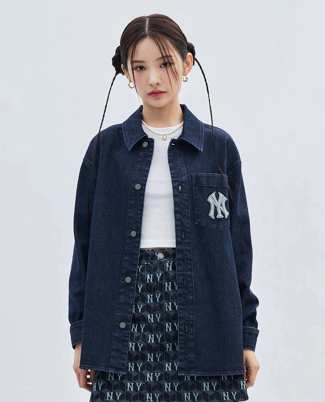 MLB - Áo sơ mi denim unisex cổ bẻ tay dài Denim Cube Monogram Big Lux