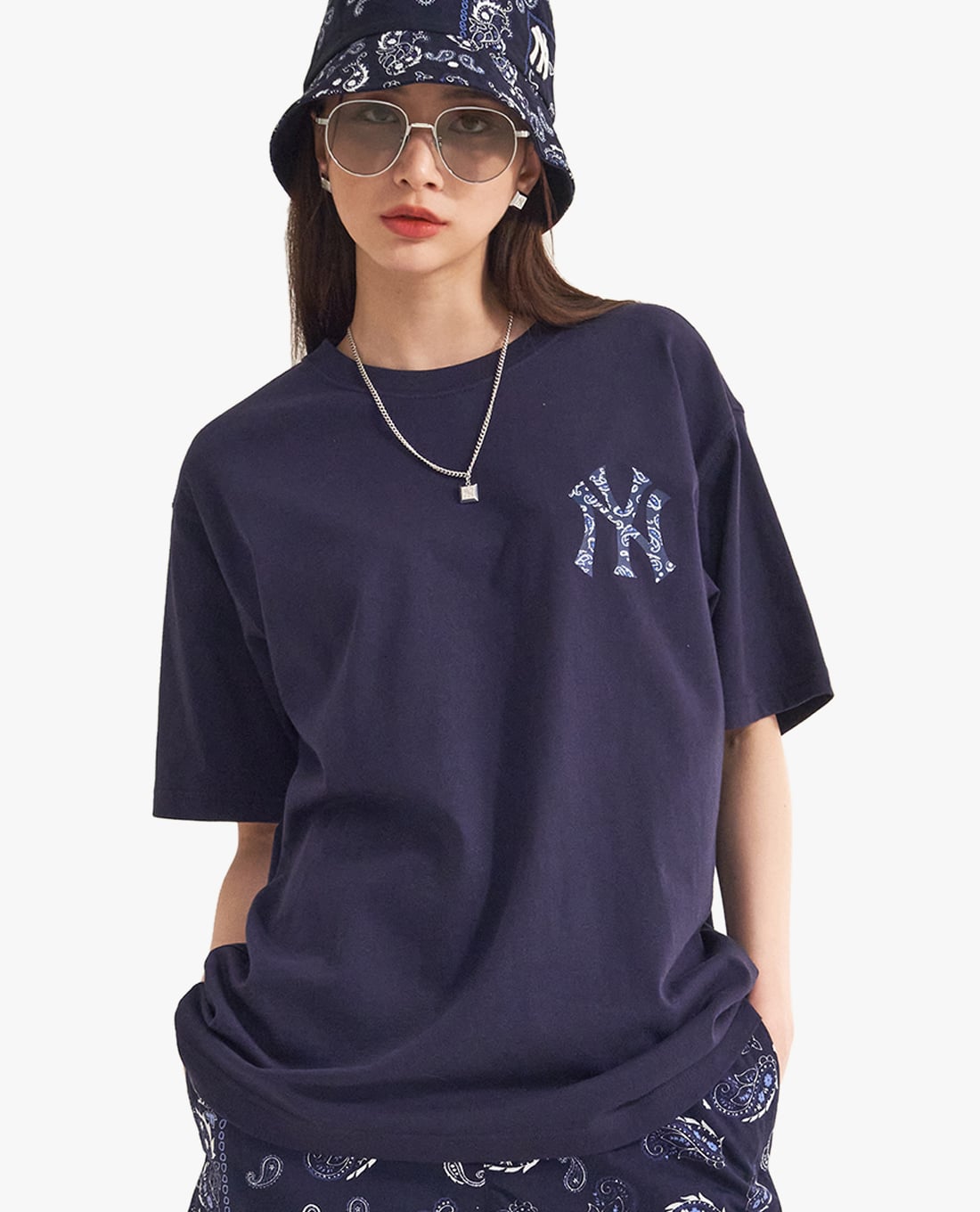 MLB - Áo thun phom suông ngắn tay Paisley Mega Logo