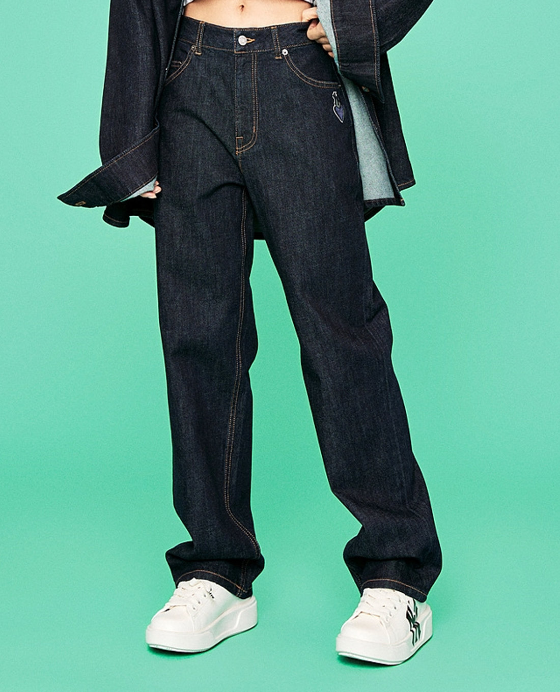 MLB Quần jeans nữ ống rộng Heart One Point Solid Denim MLB Việt Nam