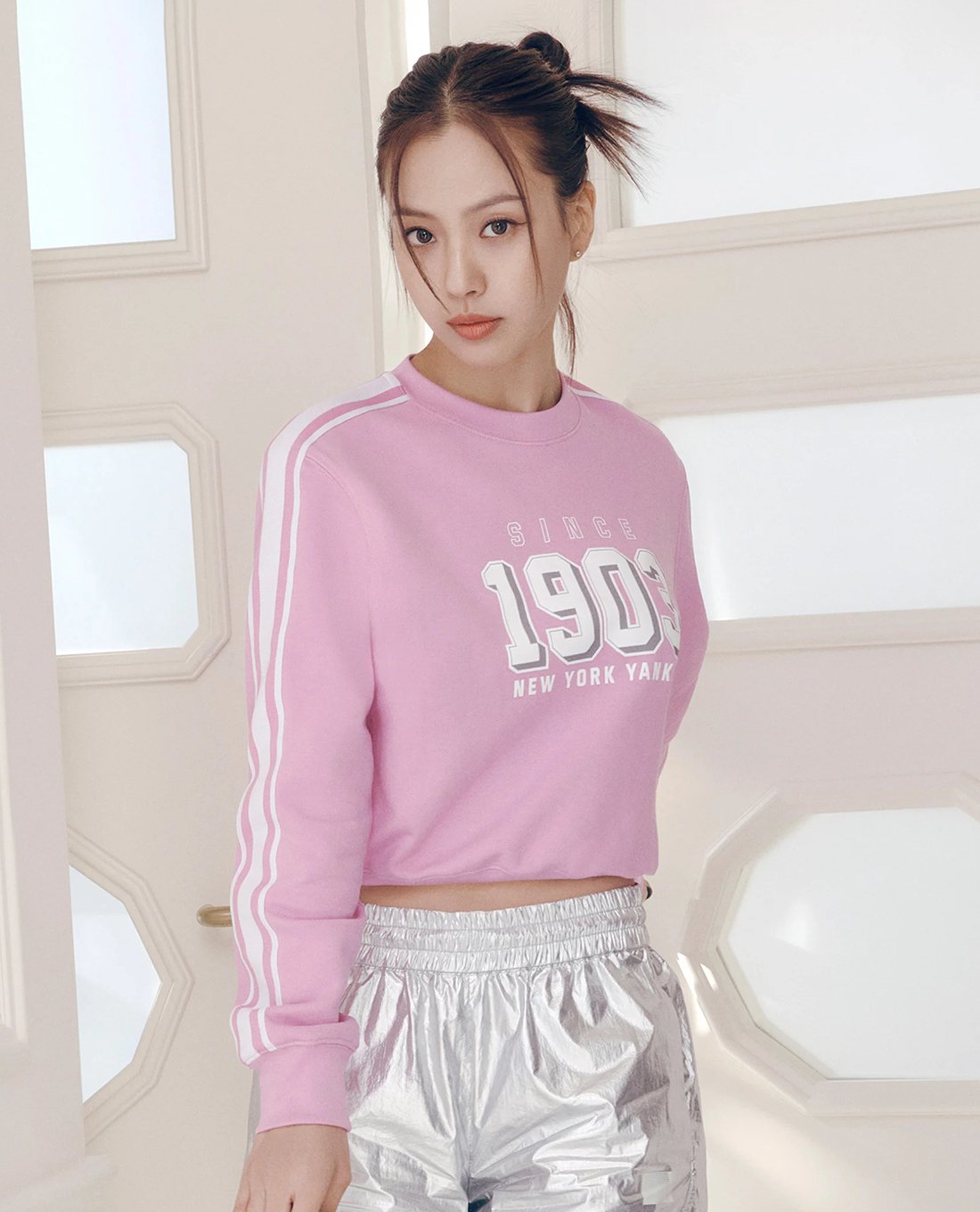 MLB - Áo sweatshirt nữ cổ tròn tay dài Sportive Varsity Track