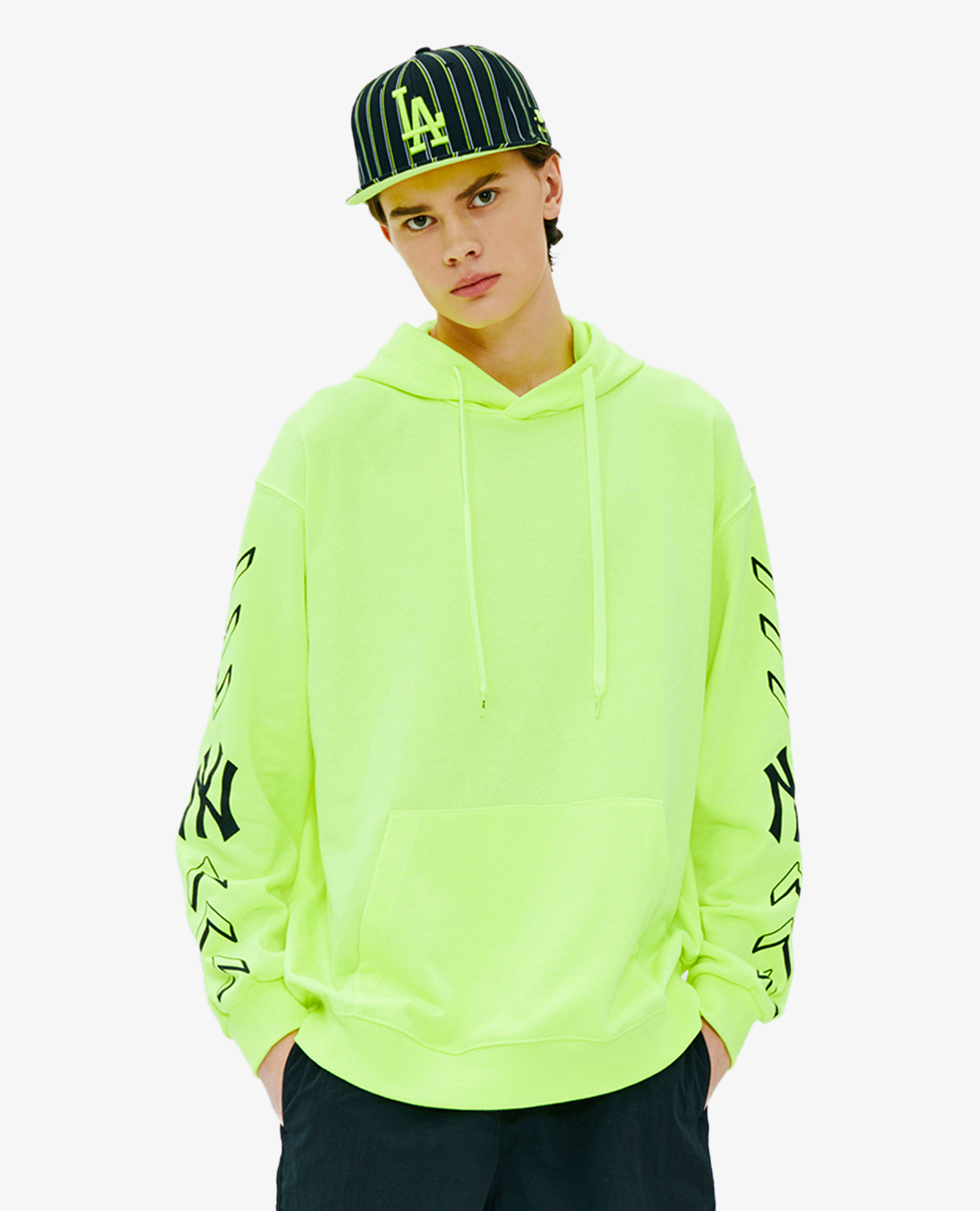 MLB - Hoodie tay dài kí hiệu New York Yankees