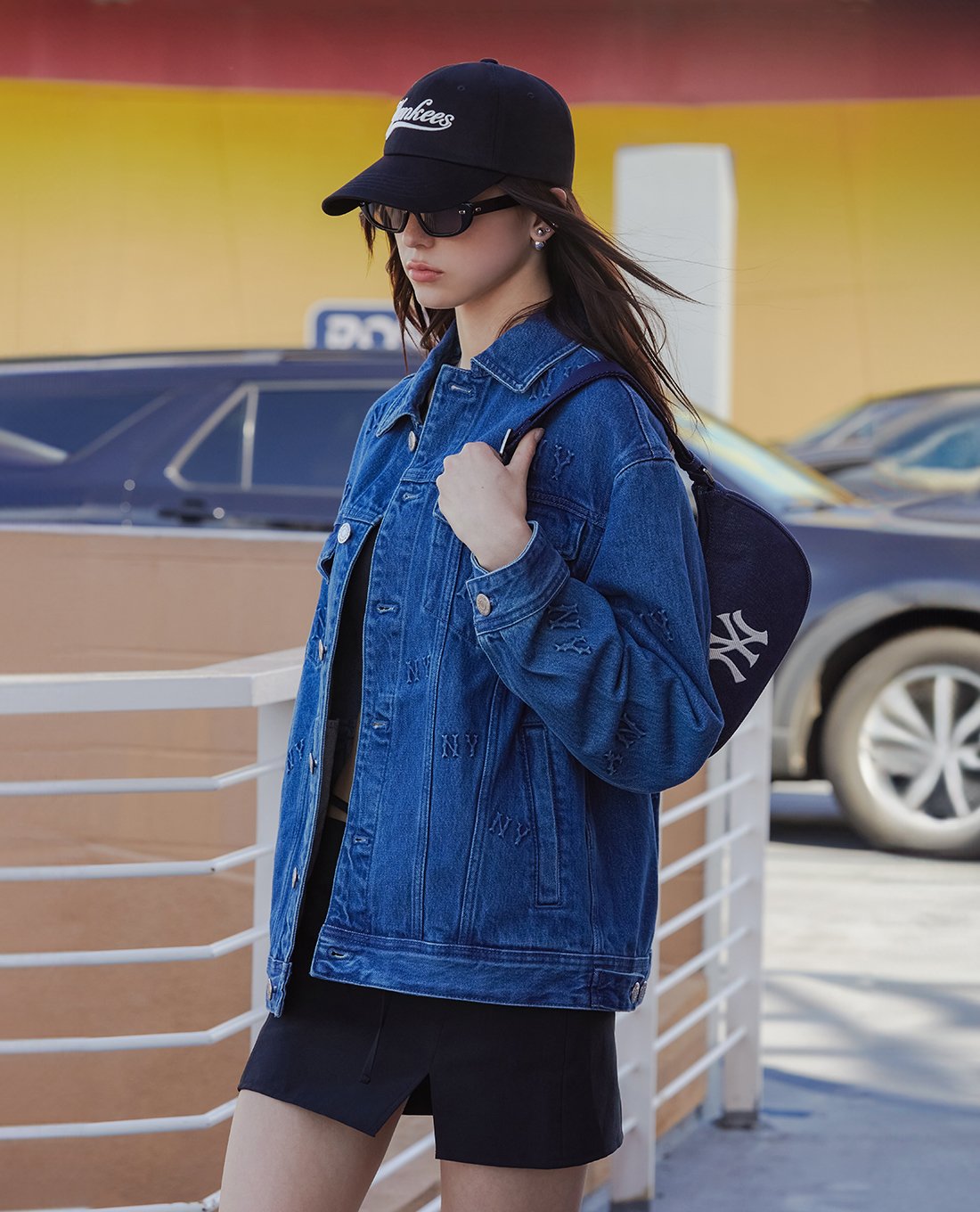 MLB - Áo khoác denim cổ bẻ tay dài Classic Monogram Embossed