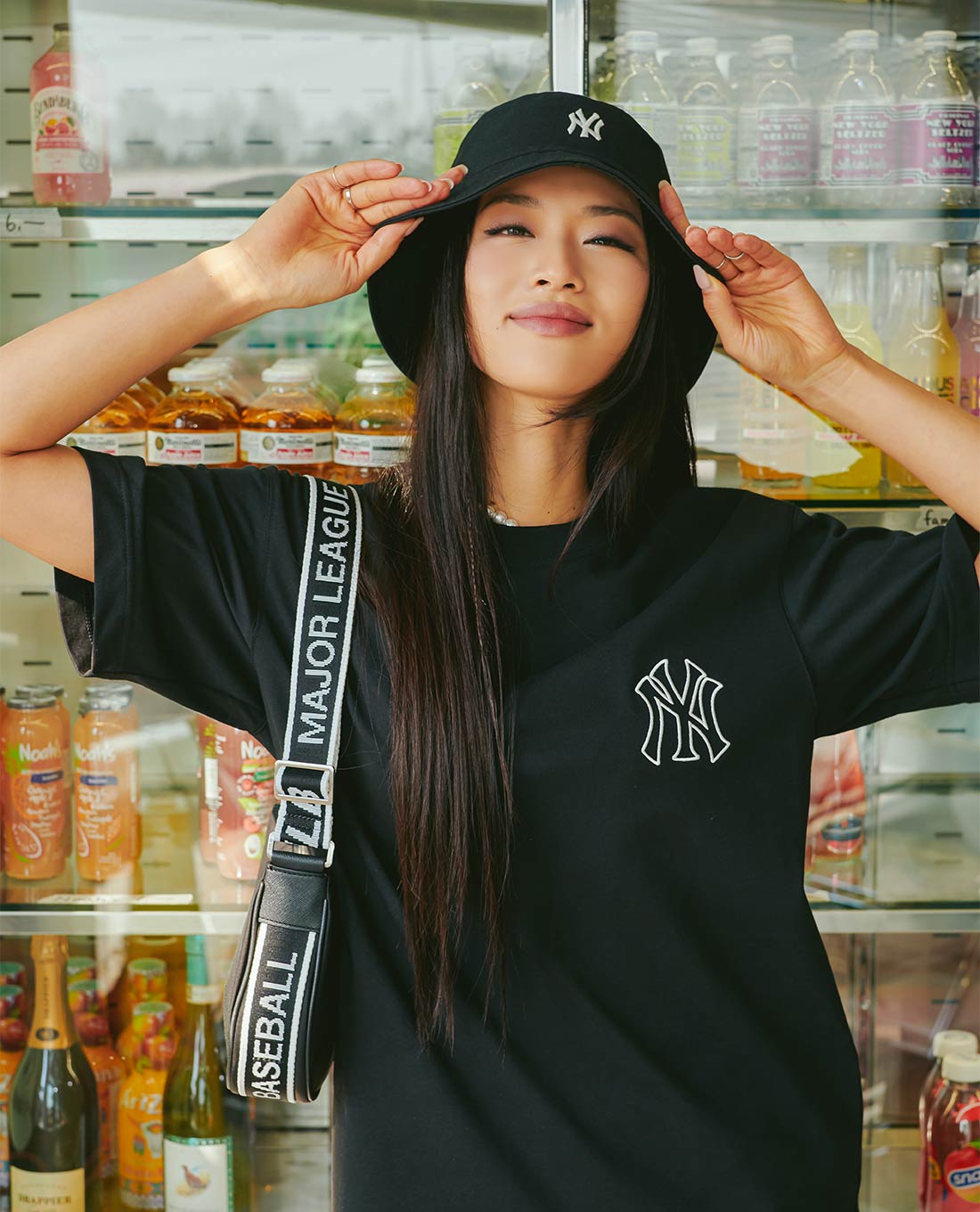 MLB - Áo thun unisex cổ tròn tay ngắn Basic Mega Logo Overfit