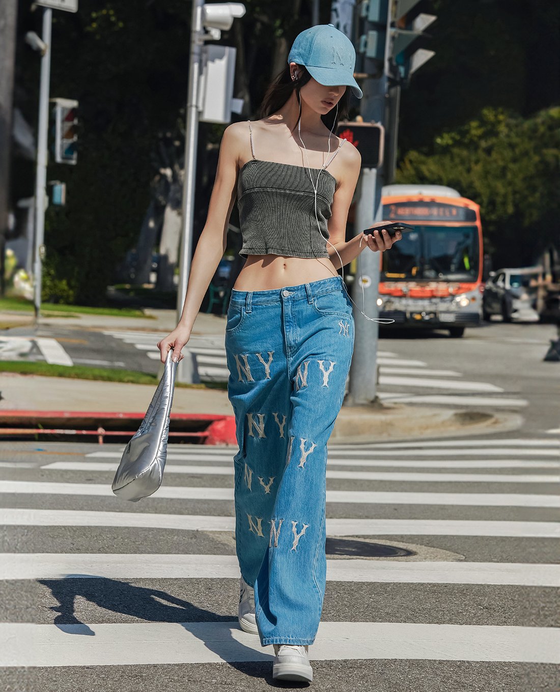 MLB - Quần jeans nữ ống rộng Basic Embroidery Logo