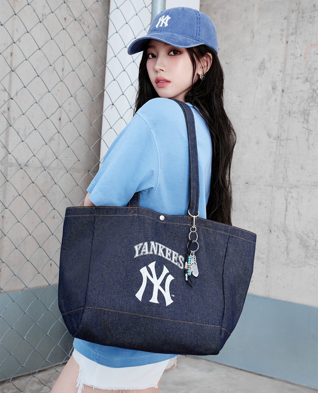 MLB - Túi tote unisex Vintage Lettering Denim