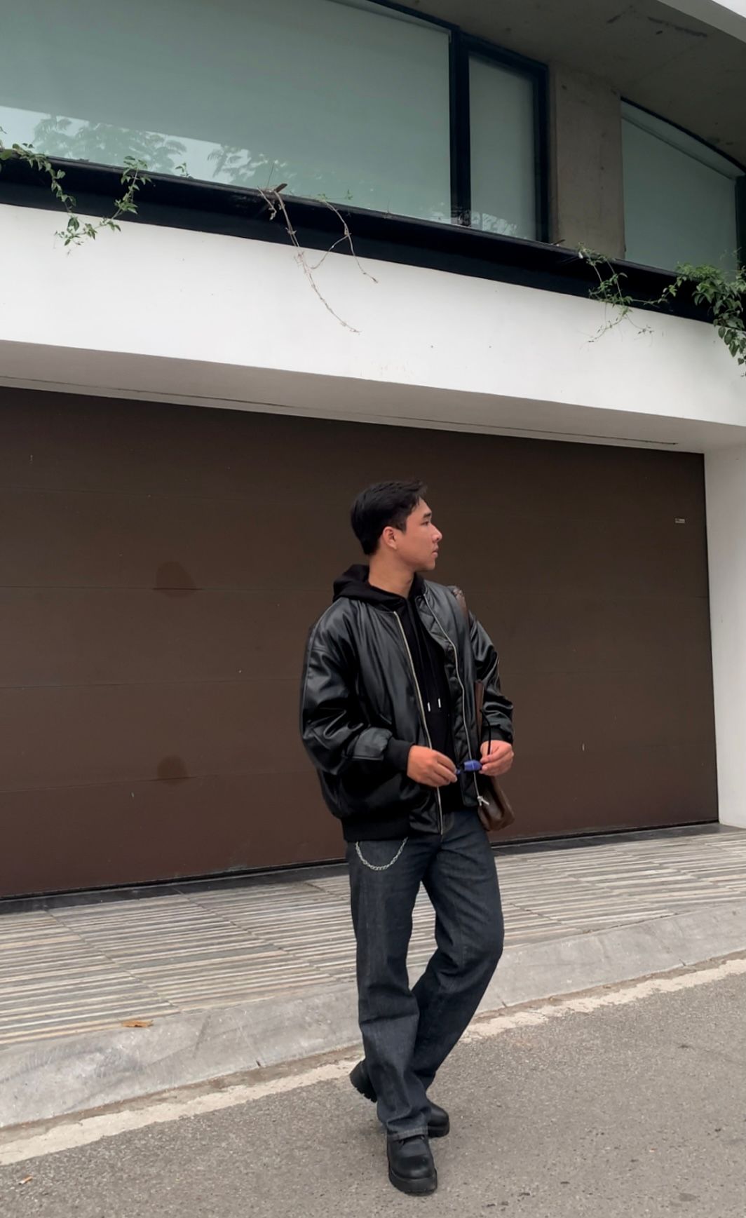  Áo bomber giả da dáng oversize 