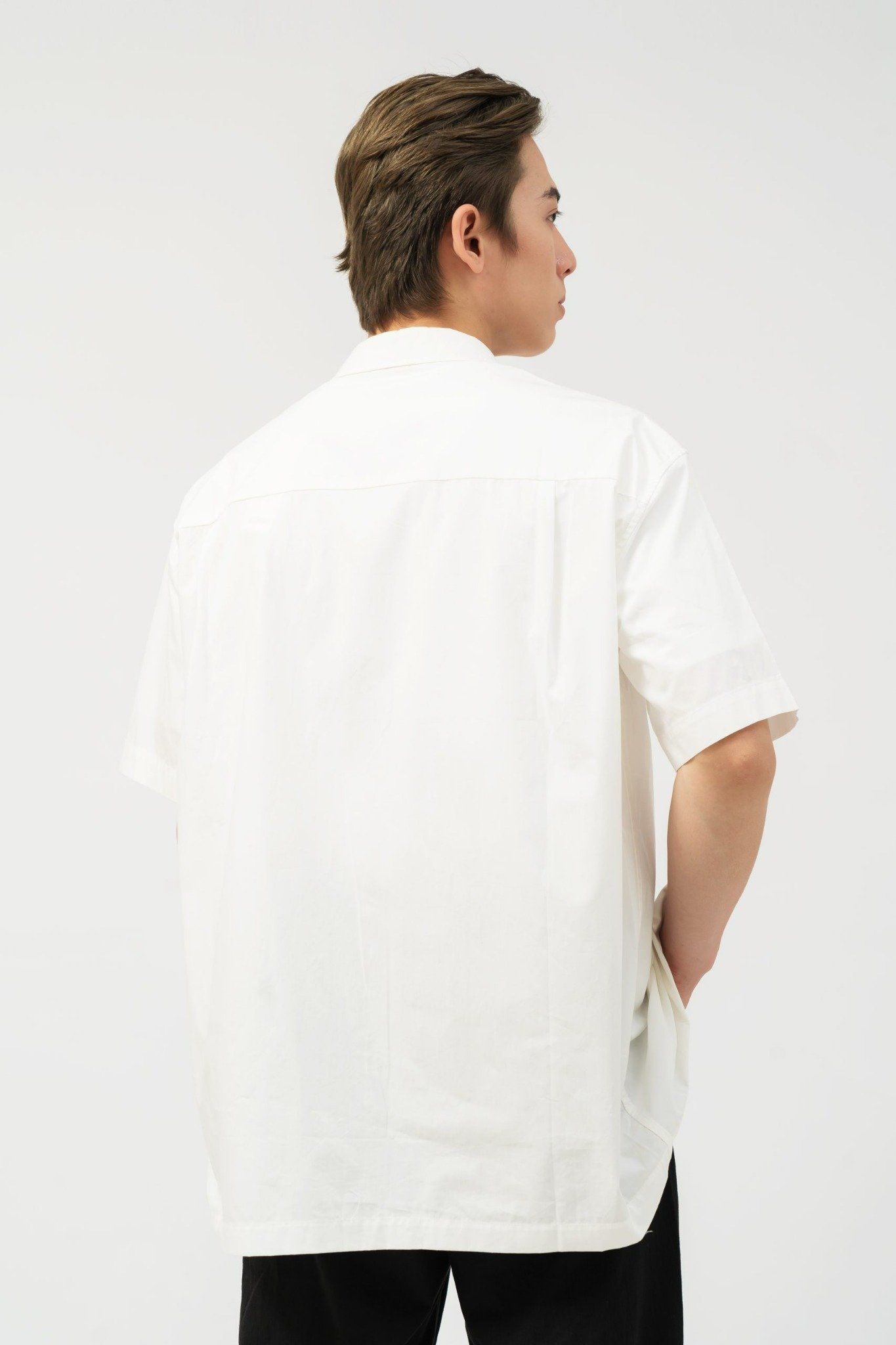  Áo sơ mi nam vải poplin dáng rộng 