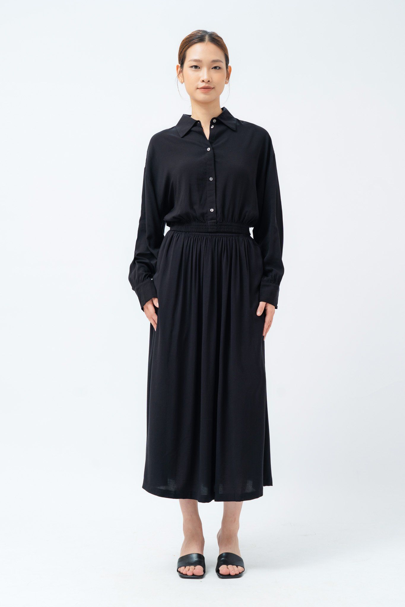  Áo sơ mi nữ bo gấu dáng ngắn 