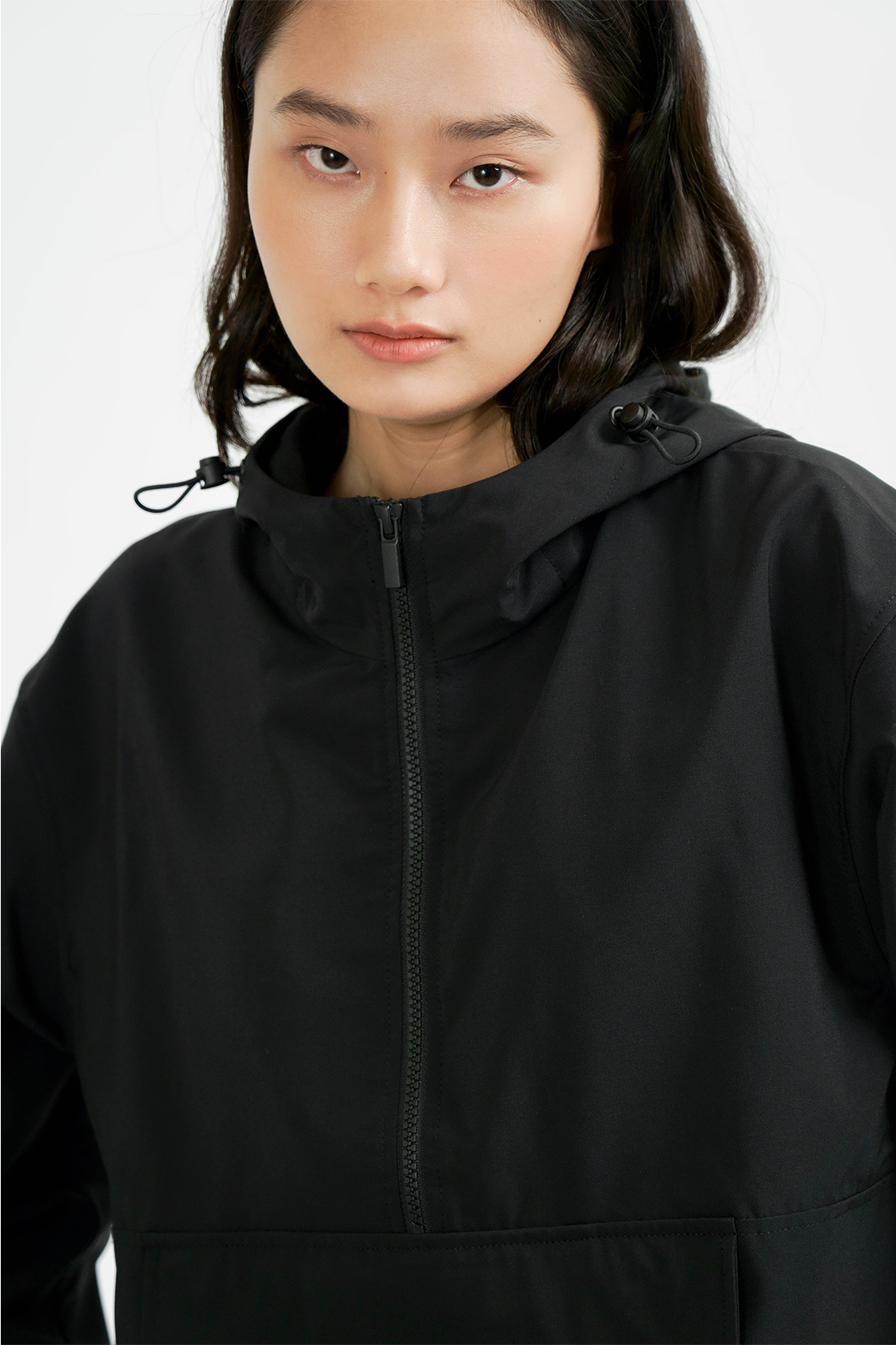  Áo khoác nữ chui đầu có mũ vải kháng nước 