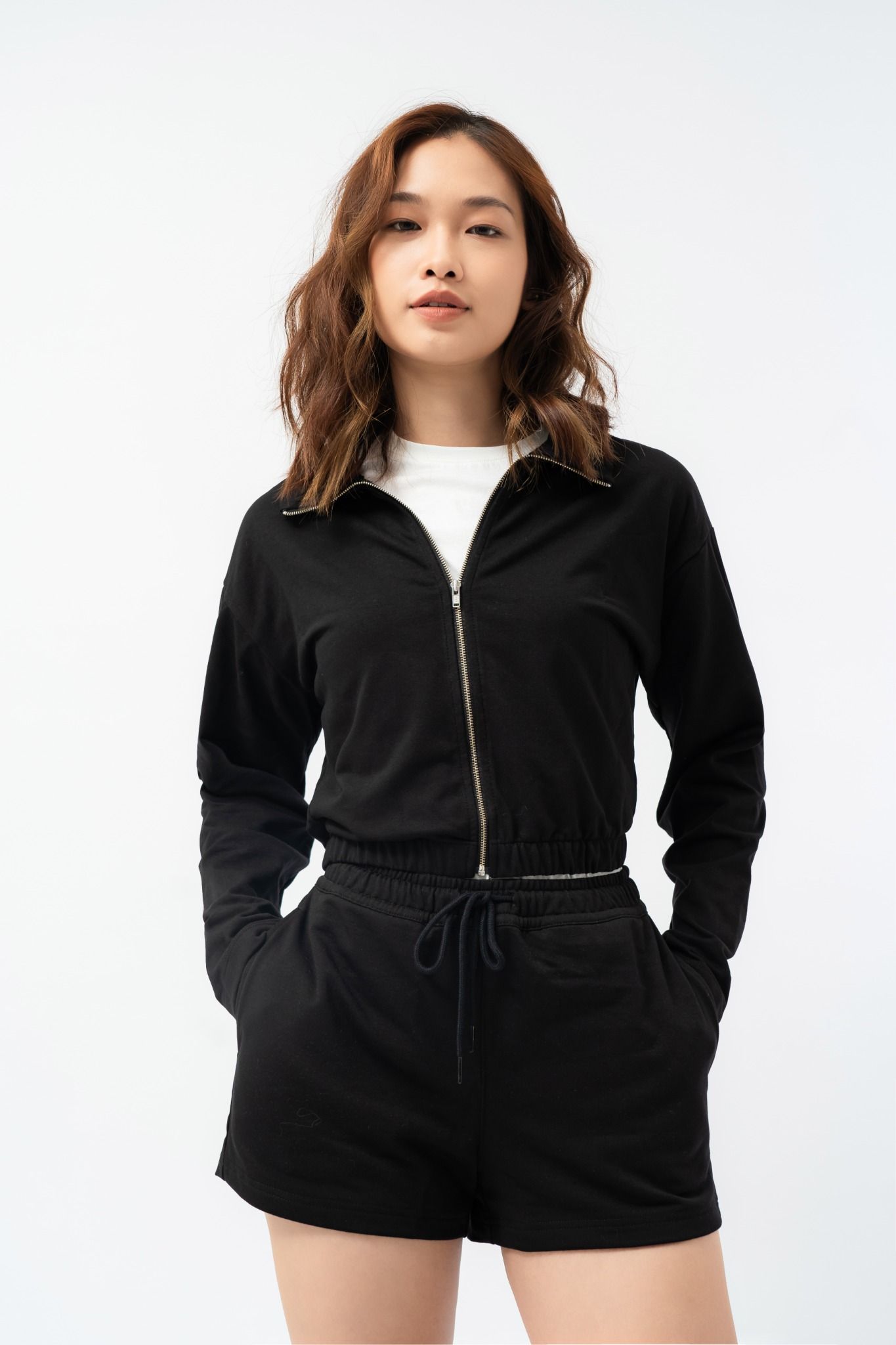  Áo khoác nữ kéo khóa cổ cao dáng ngắn 