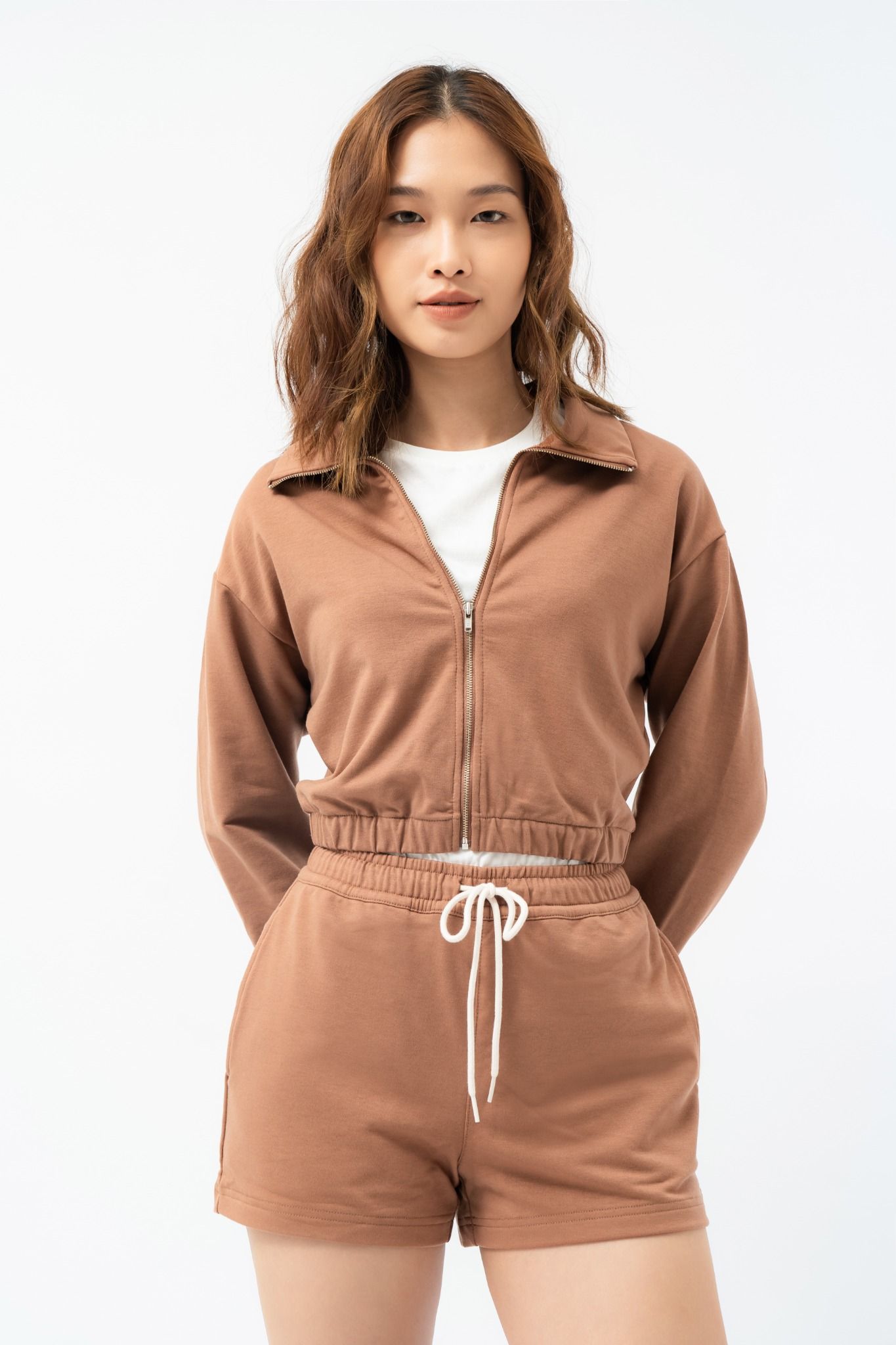  Áo khoác nữ kéo khóa cổ cao dáng ngắn 