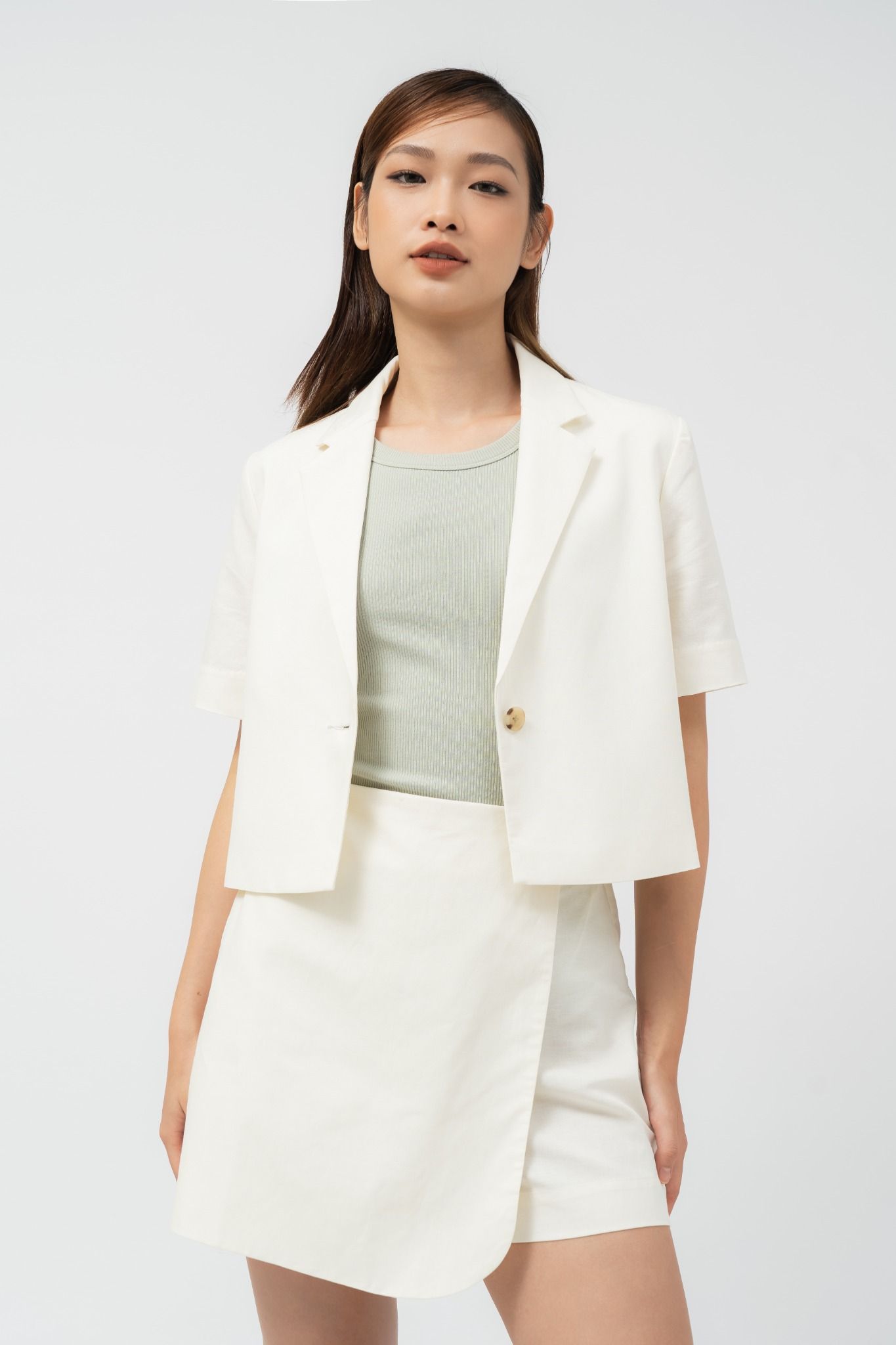  Áo blazer nữ dáng ngắn 