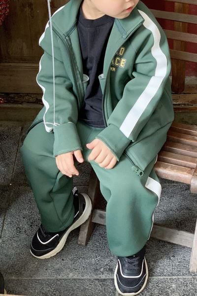  Áo khoác unisex trẻ em phối dây dệt in typo 